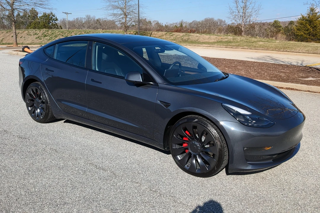 2023 Tesla Model 3 Performance - Image 21 of 31