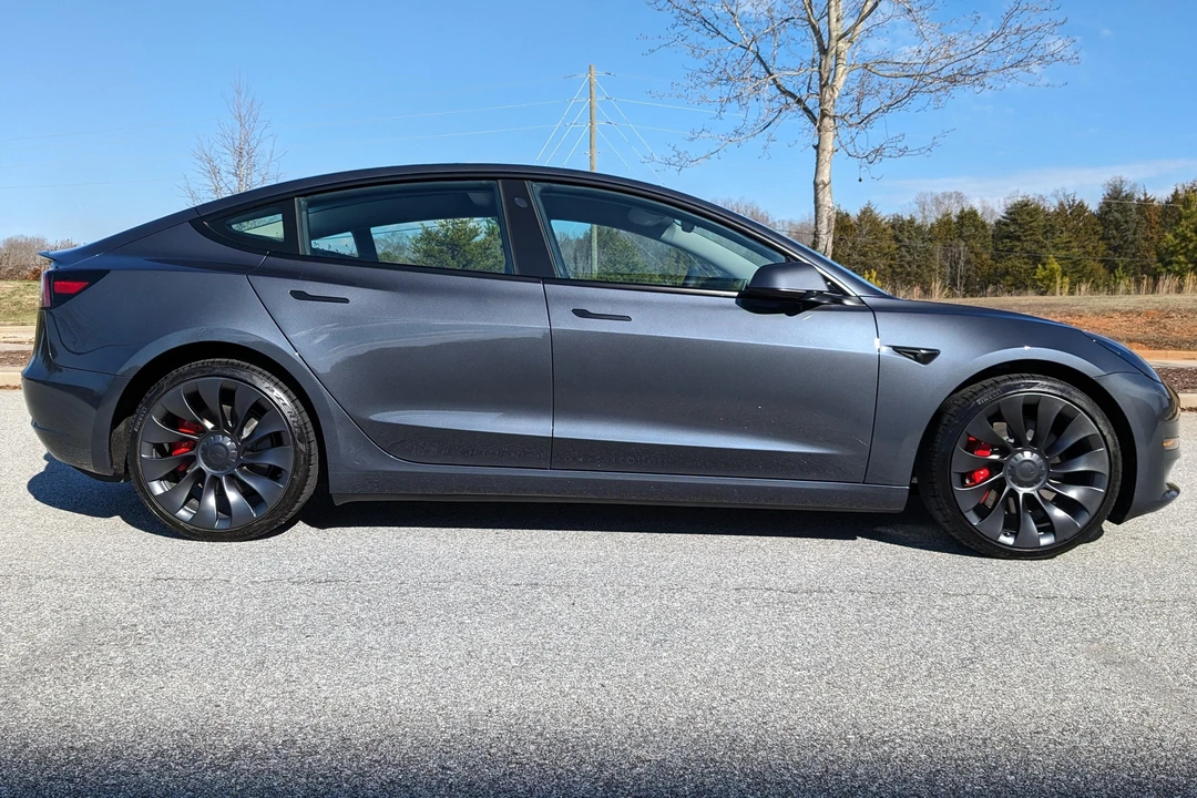 2023 Tesla Model 3 Performance - Image 19 of 31