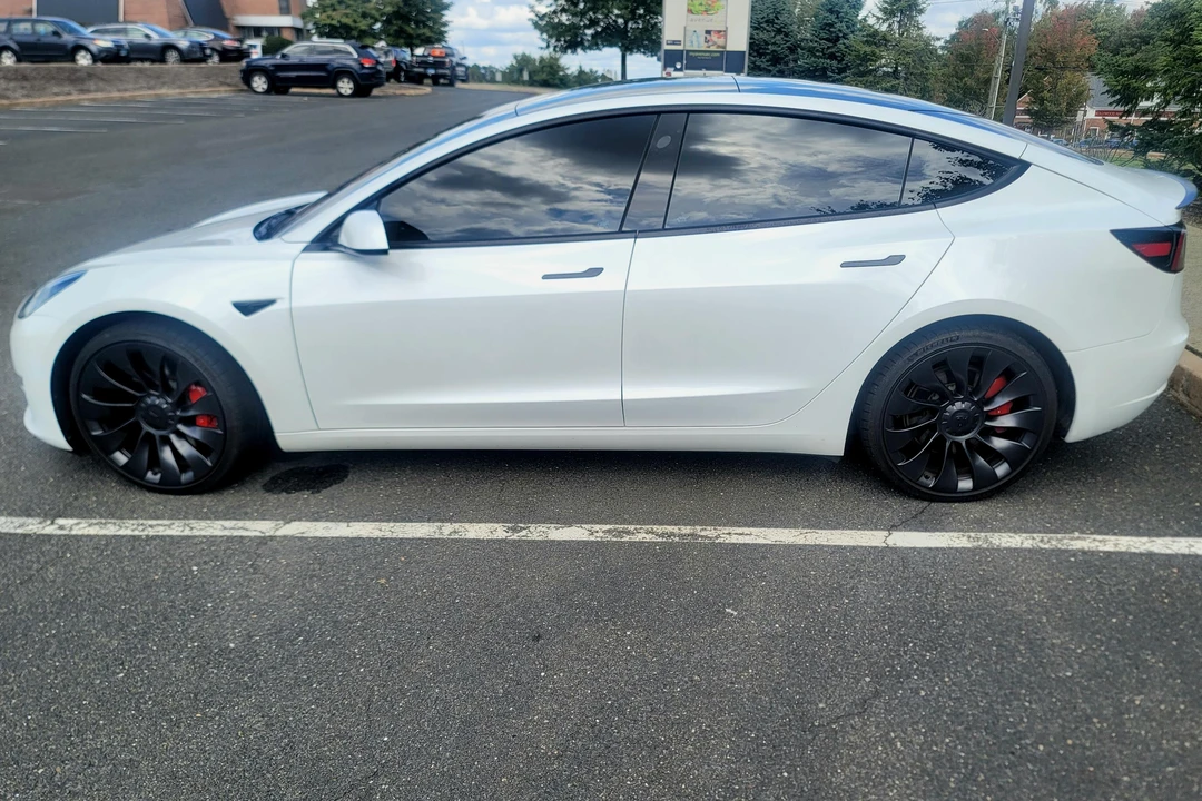 2023 Tesla Model 3 Performance - Image 3 of 31