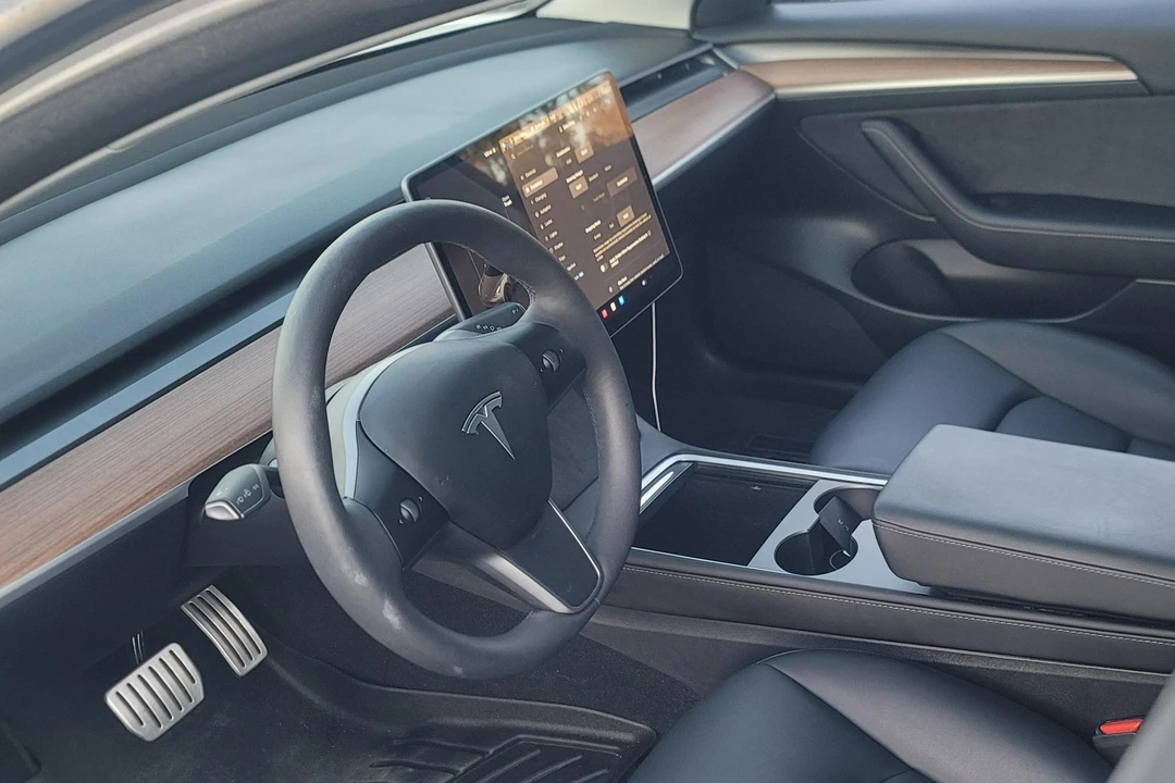 2023 Tesla Model 3 Performance - Image 30 of 31