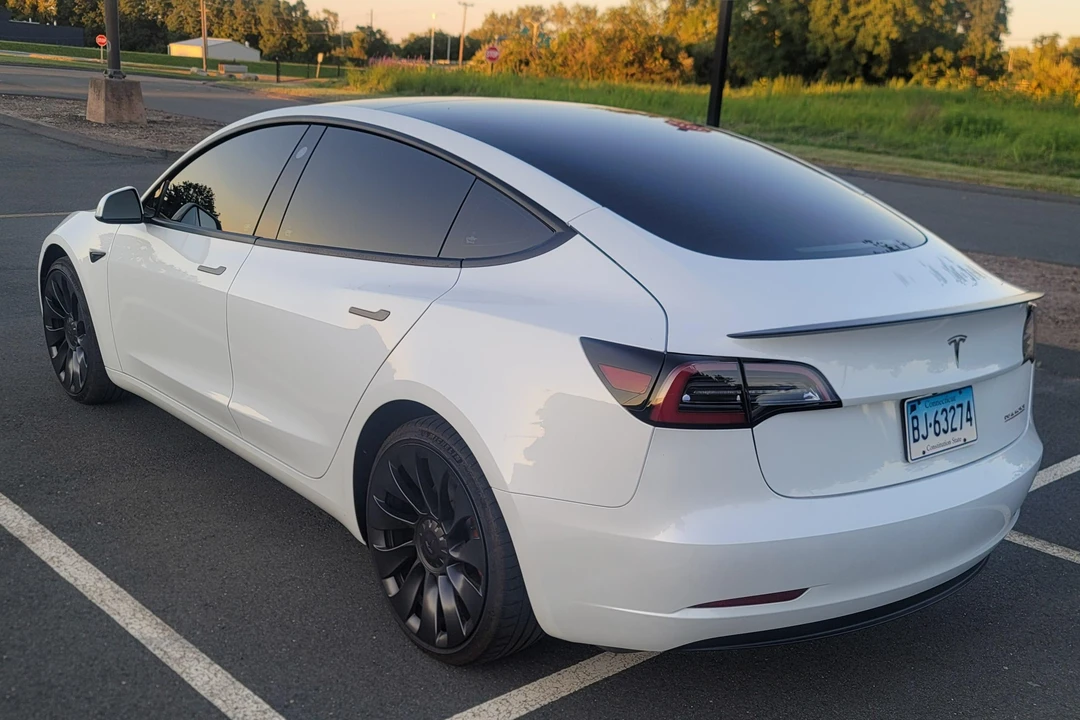2023 Tesla Model 3 Performance - Image 4 of 31