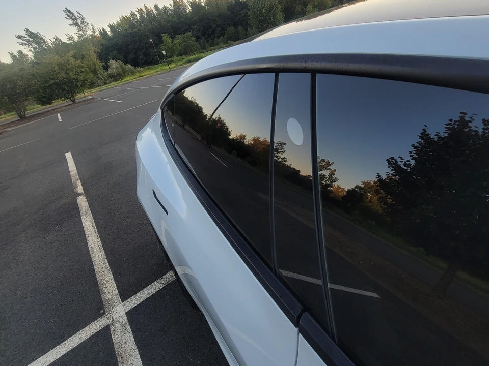 2023 Tesla Model 3 Performance - Image 24 of 31