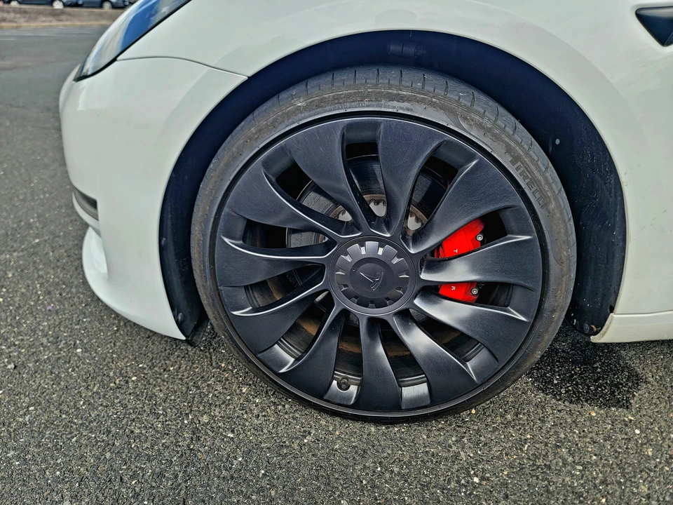 2023 Tesla Model 3 Performance - Image 26 of 31