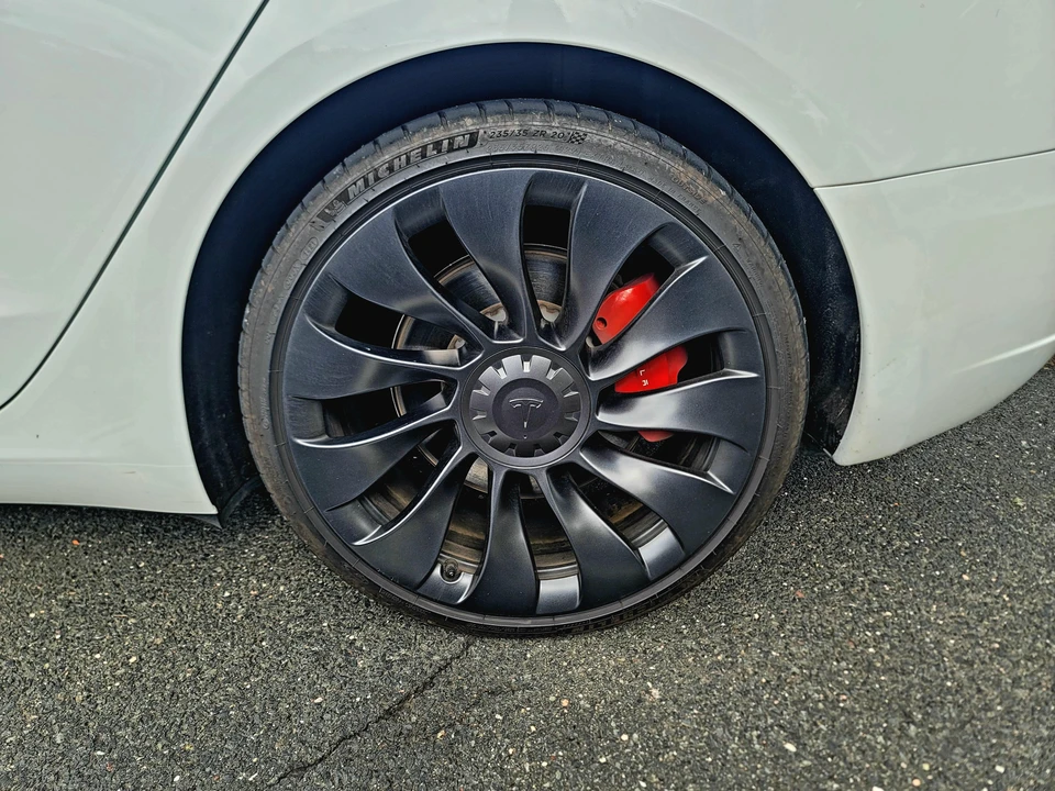 2023 Tesla Model 3 Performance - Image 27 of 31