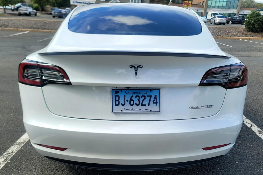 2023 Tesla Model 3 Performance - Image 5 of 31