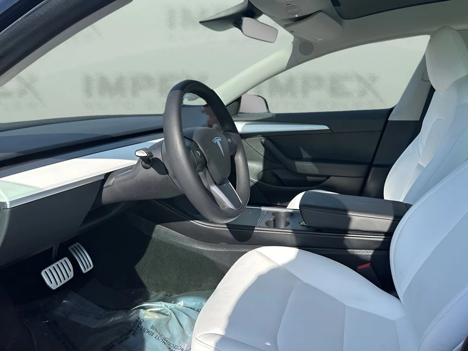2023 Tesla Model 3 Performance - Image 9 of 12