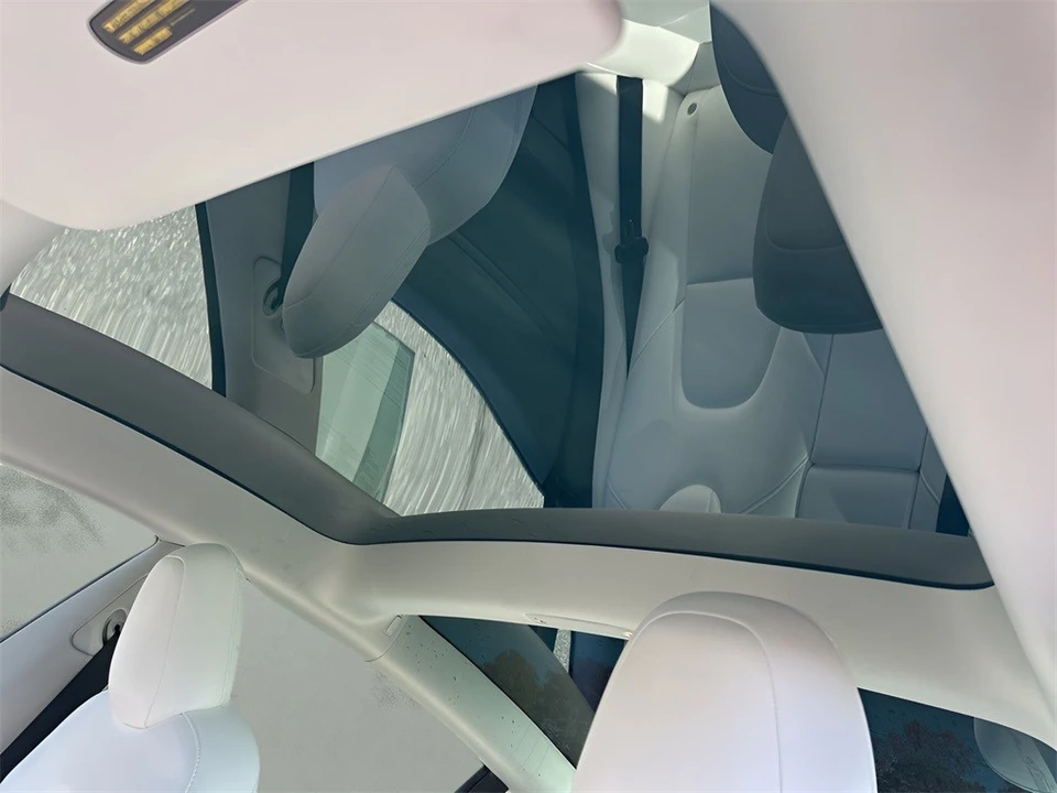 2023 Tesla Model 3 Performance - Image 11 of 12