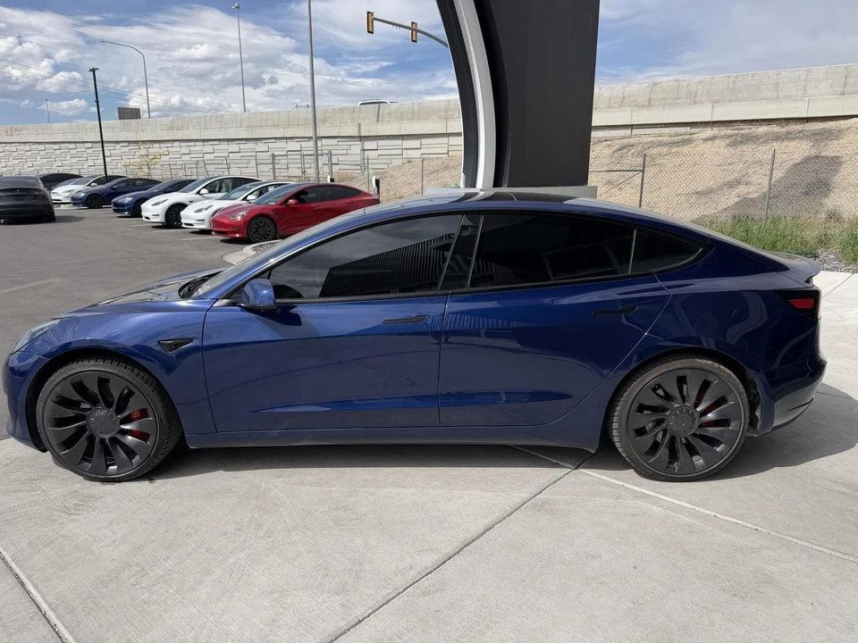 2023 Tesla Model 3 Performance - Image 5 of 21