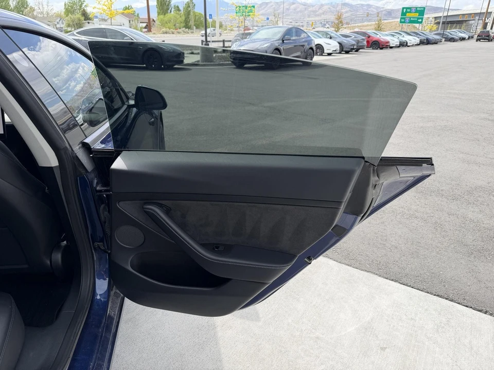 2023 Tesla Model 3 Performance - Image 18 of 21