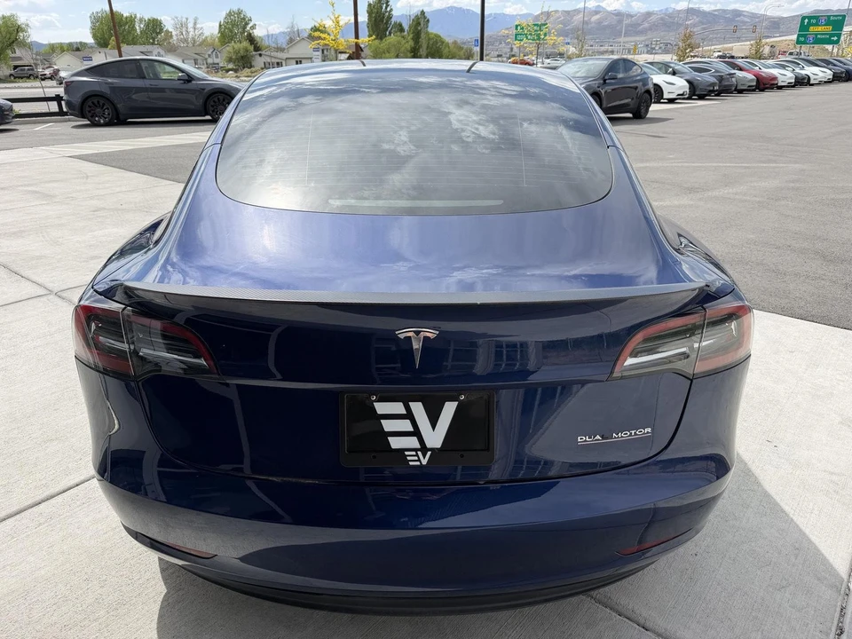 2023 Tesla Model 3 Performance - Image 7 of 21