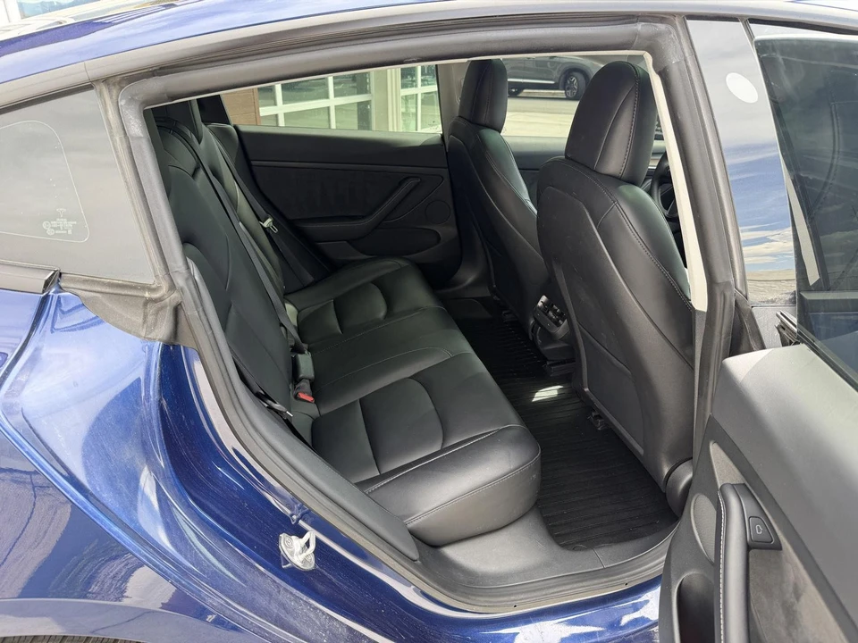 2023 Tesla Model 3 Performance - Image 19 of 21