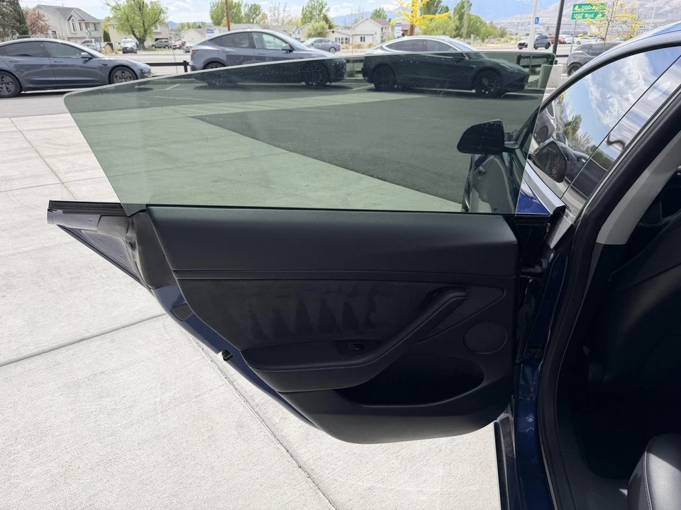 2023 Tesla Model 3 Performance - Image 14 of 21