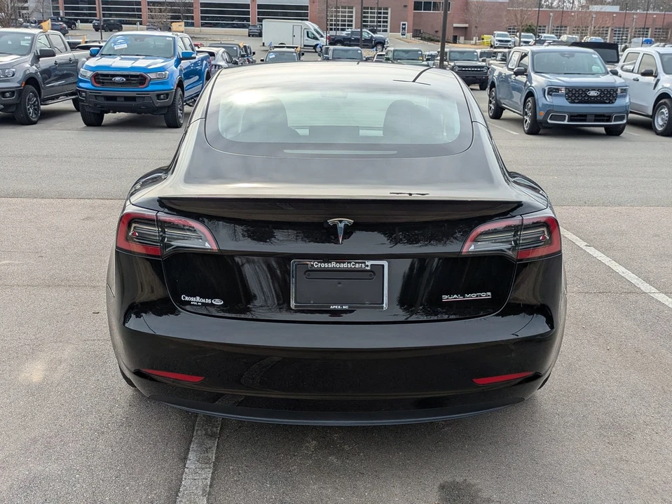 2023 Tesla Model 3 Performance - Image 5 of 12