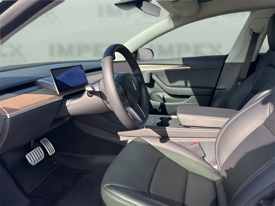 2023 Tesla Model 3 Performance - Image 9 of 12