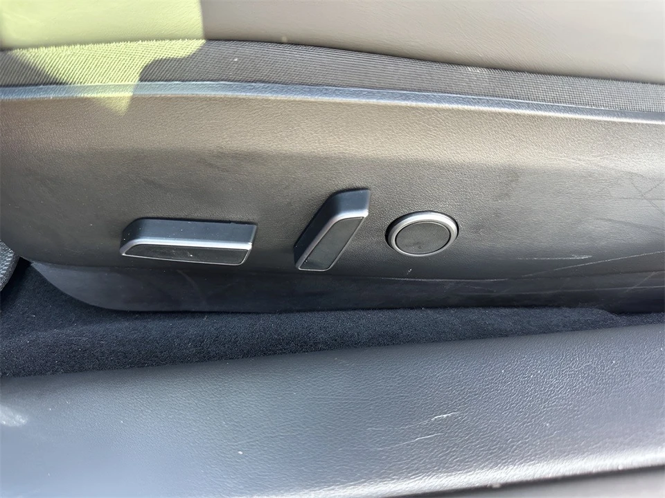 2023 Tesla Model 3 Performance - Image 10 of 12