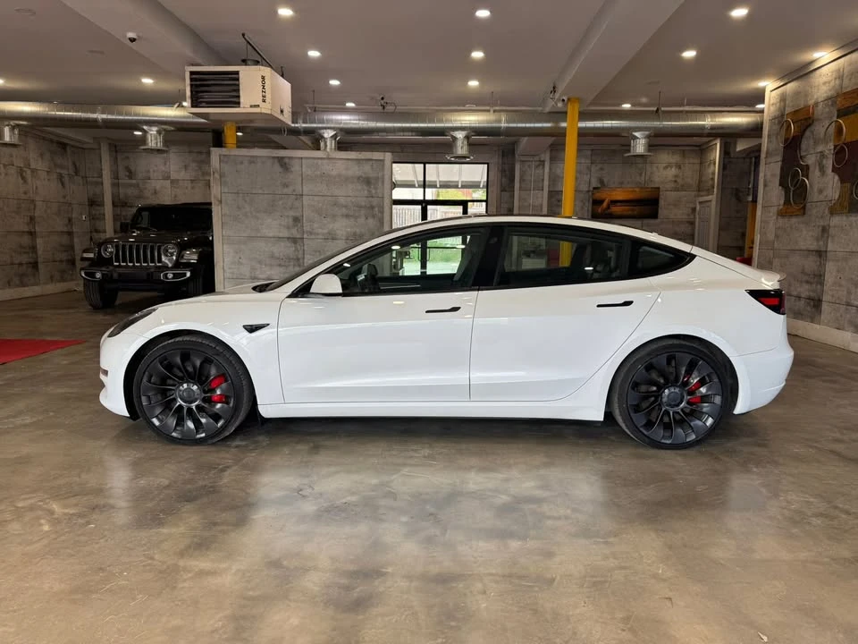 2023 Tesla Model 3 Performance - Image 3 of 8