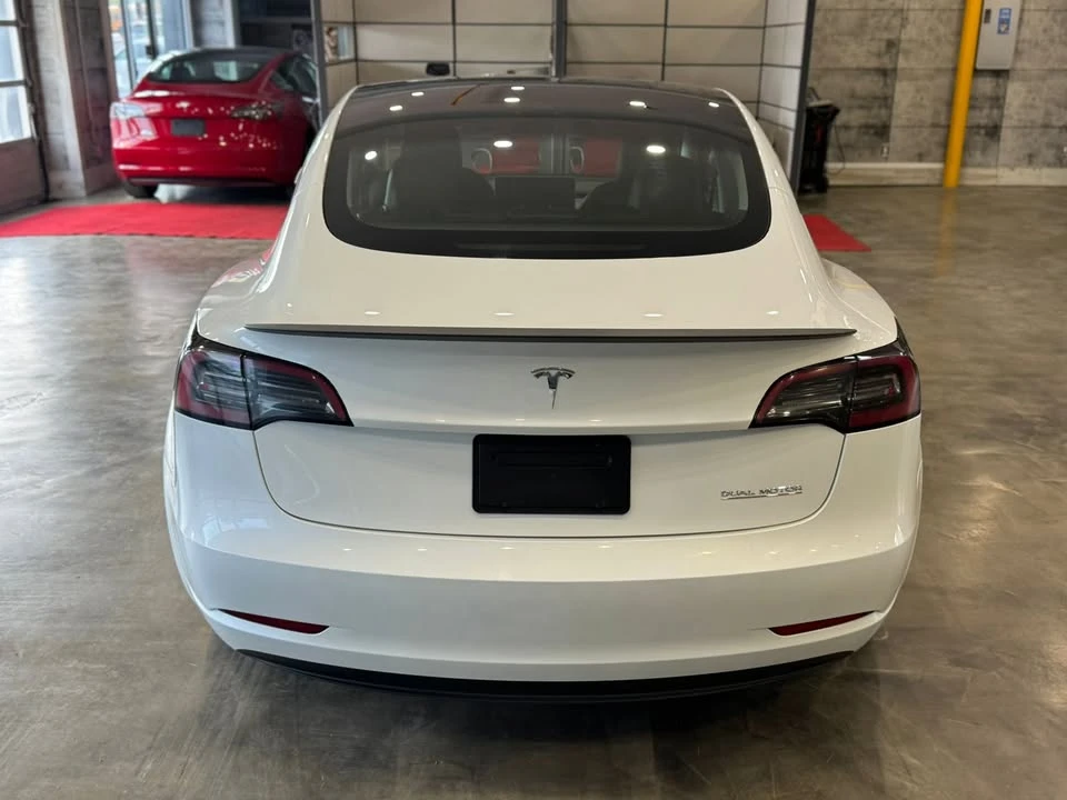 2023 Tesla Model 3 Performance - Image 5 of 8