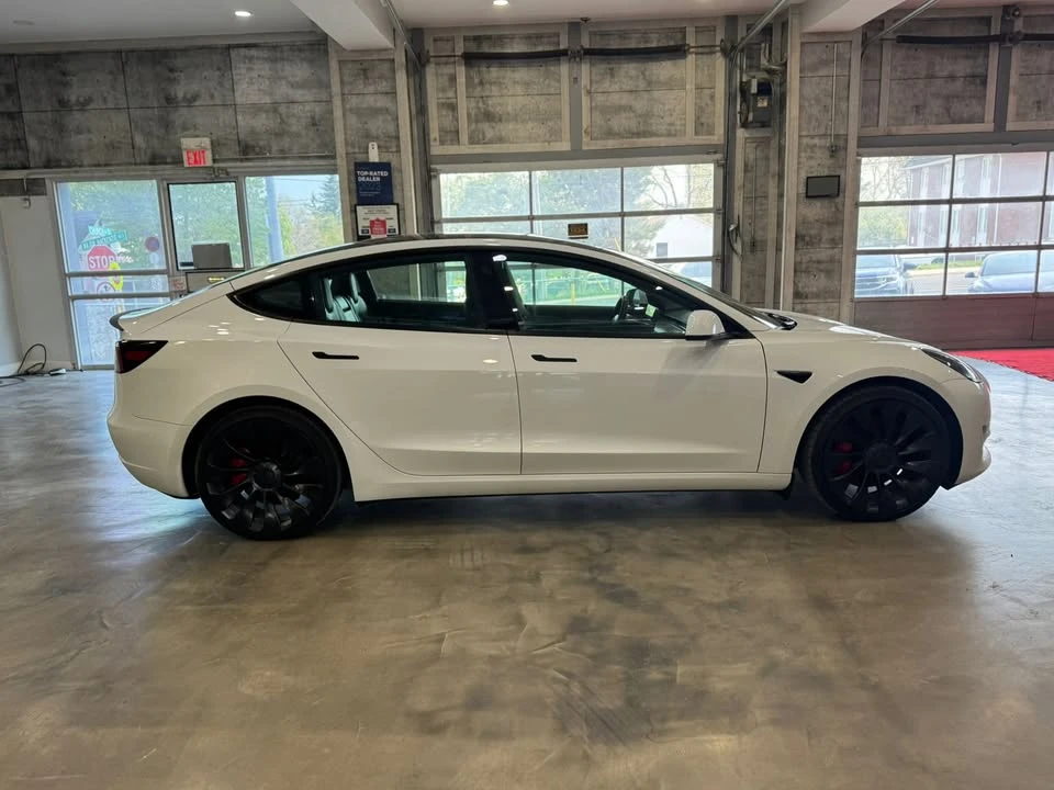 2023 Tesla Model 3 Performance - Image 6 of 8