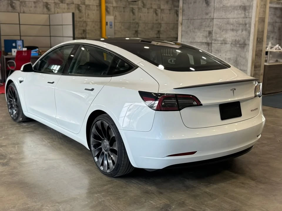 2023 Tesla Model 3 Performance - Image 4 of 8