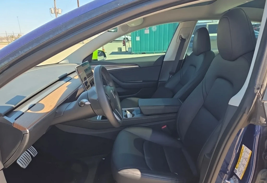 2023 Tesla Model 3 Performance - Image 4 of 10