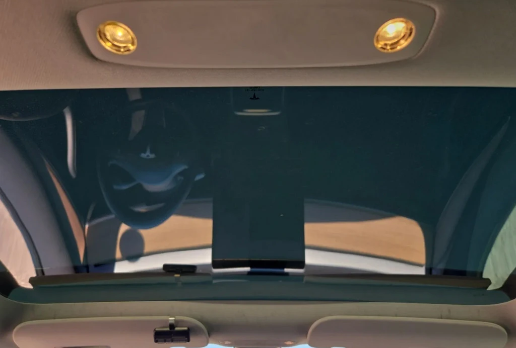 2023 Tesla Model 3 Performance - Image 8 of 10