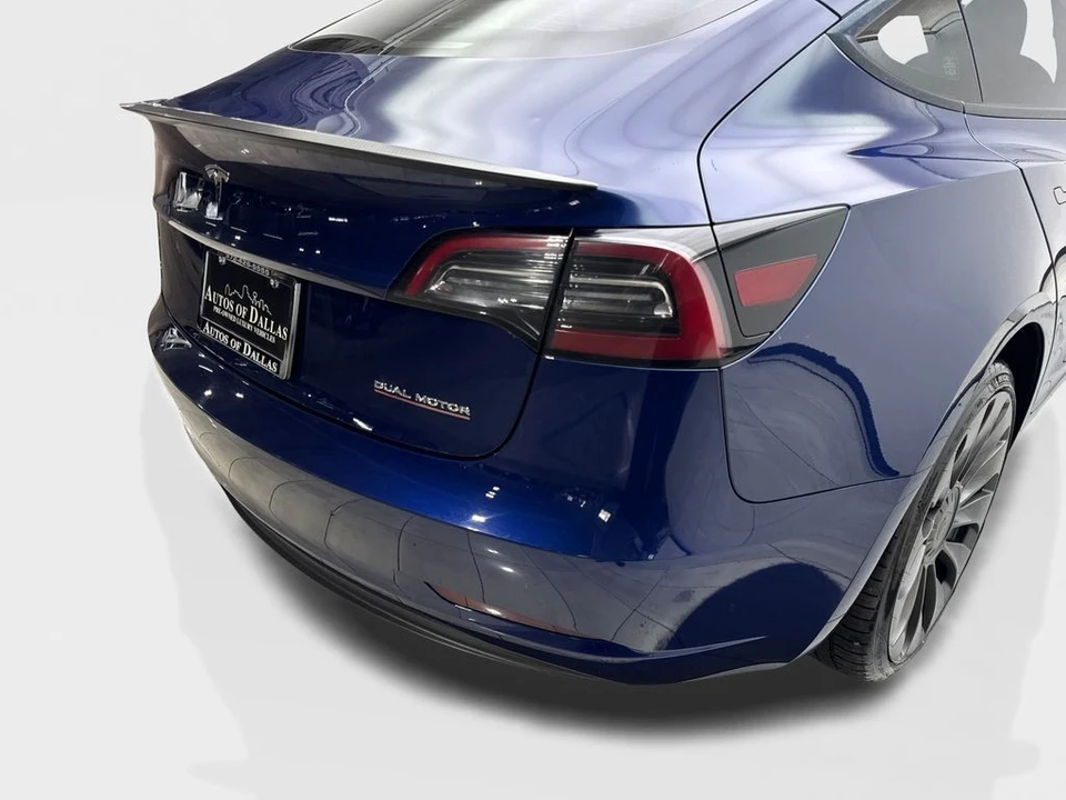 2023 Tesla Model 3 Performance - Image 18 of 21
