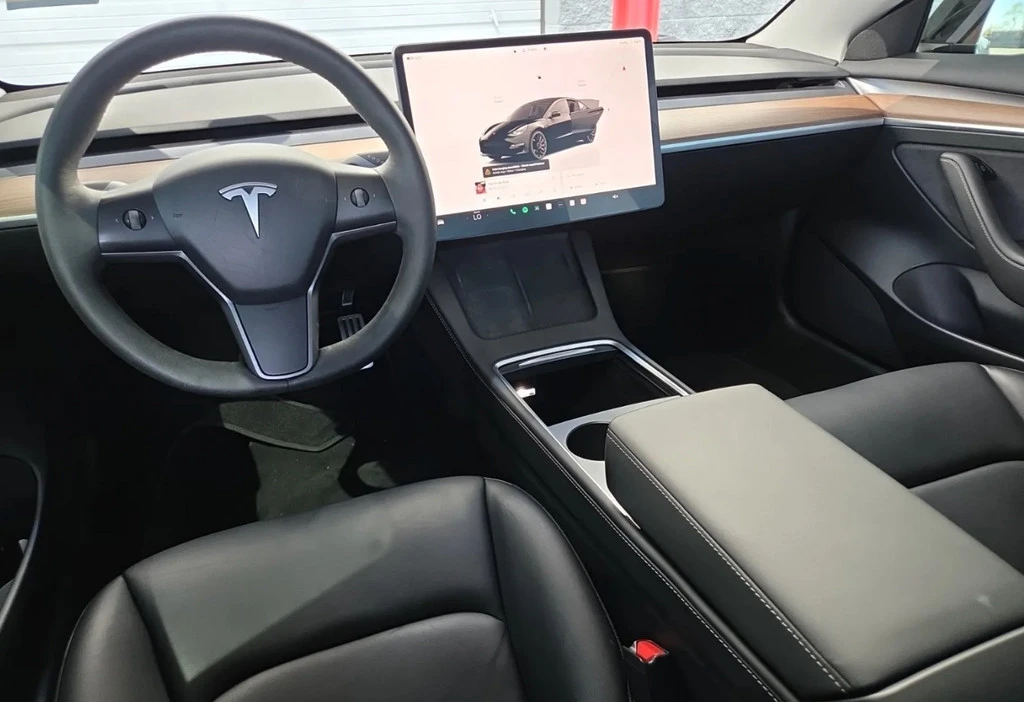 2023 Tesla Model 3 Performance - Image 6 of 10