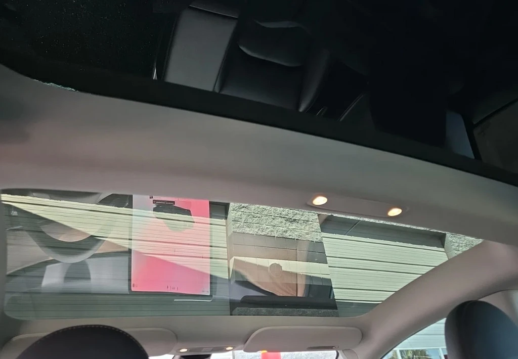 2023 Tesla Model 3 Performance - Image 8 of 10