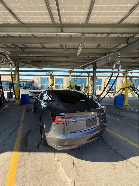 2023 Tesla Model 3 Performance - Image 2 of 5