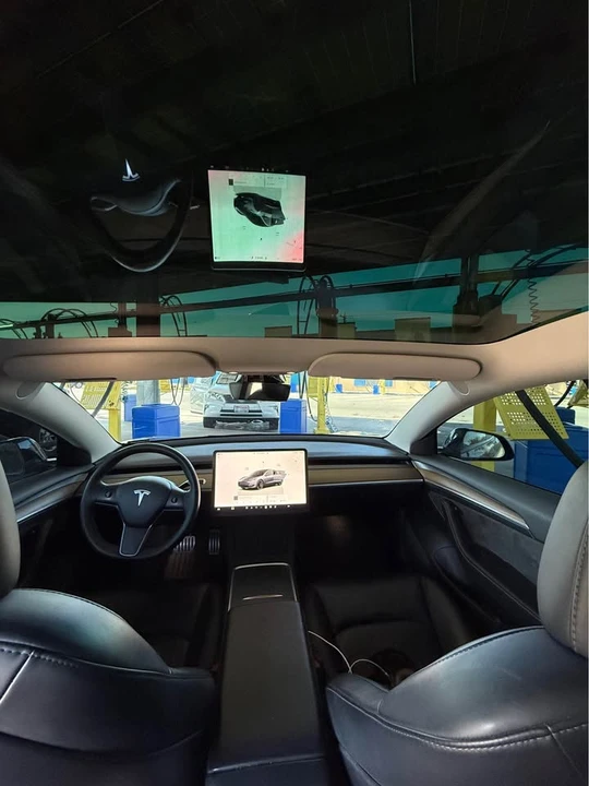 2023 Tesla Model 3 Performance - Image 3 of 5