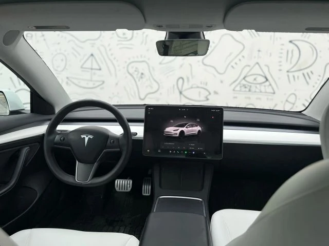 2023 Tesla Model 3 Performance - Image 14 of 18