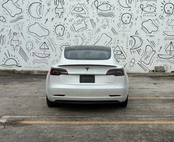 2023 Tesla Model 3 Performance - Image 10 of 18