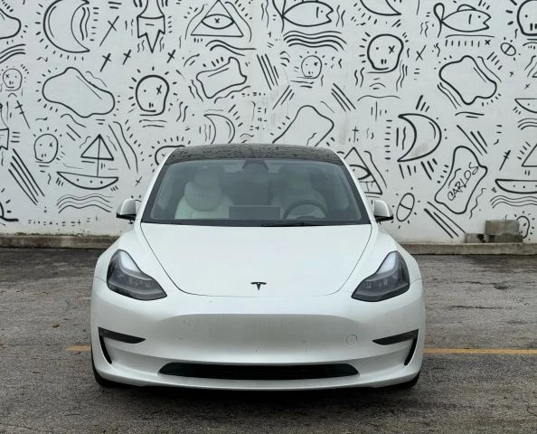 2023 Tesla Model 3 Performance - Image 8 of 18
