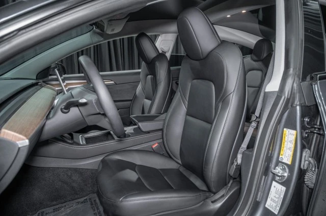 2023 Tesla Model 3 Performance - Image 10 of 12
