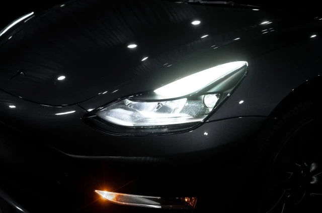 2023 Tesla Model 3 Performance - Image 8 of 12