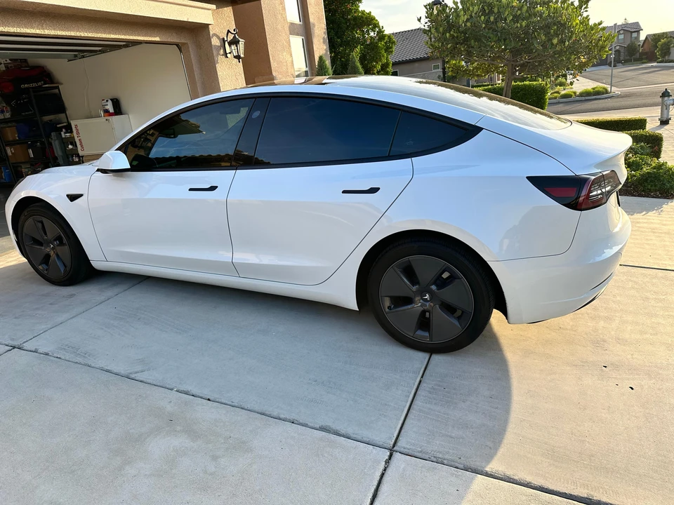 2023 Tesla Model 3 - Image 9 of 31