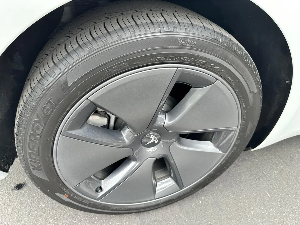 2023 Tesla Model 3 - Image 25 of 31