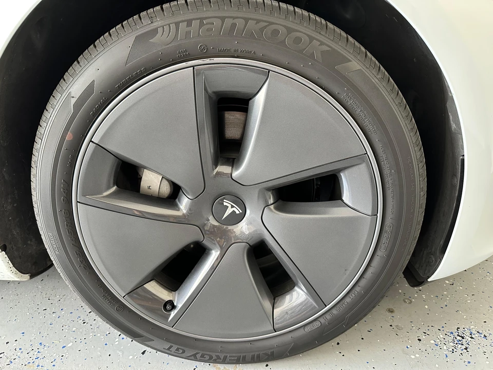 2023 Tesla Model 3 - Image 27 of 31