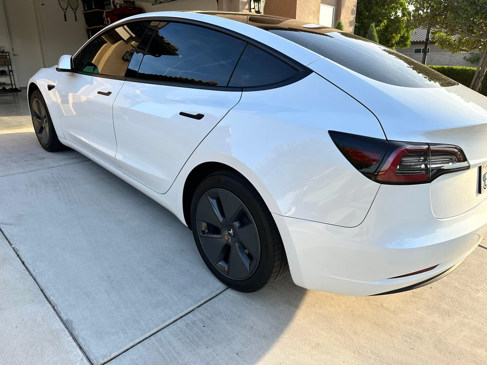 2023 Tesla Model 3 - Image 10 of 31