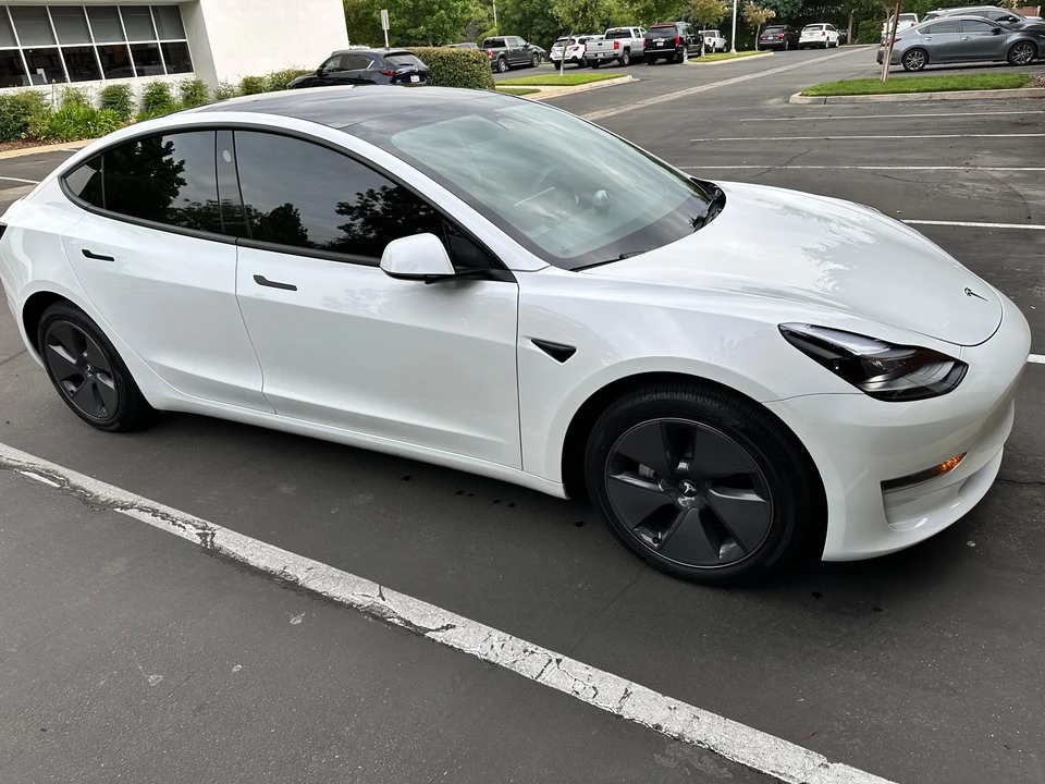 2023 Tesla Model 3 - Image 14 of 31