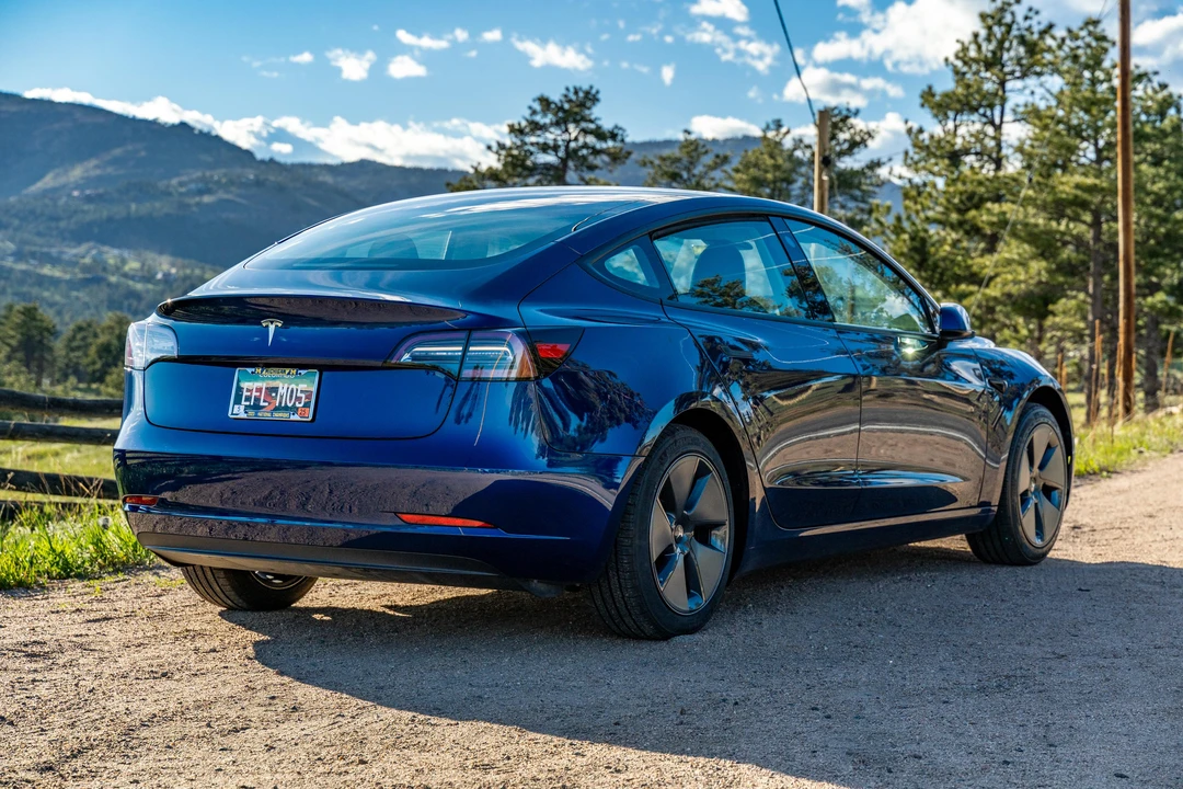 2023 Tesla Model 3 - Image 8 of 31
