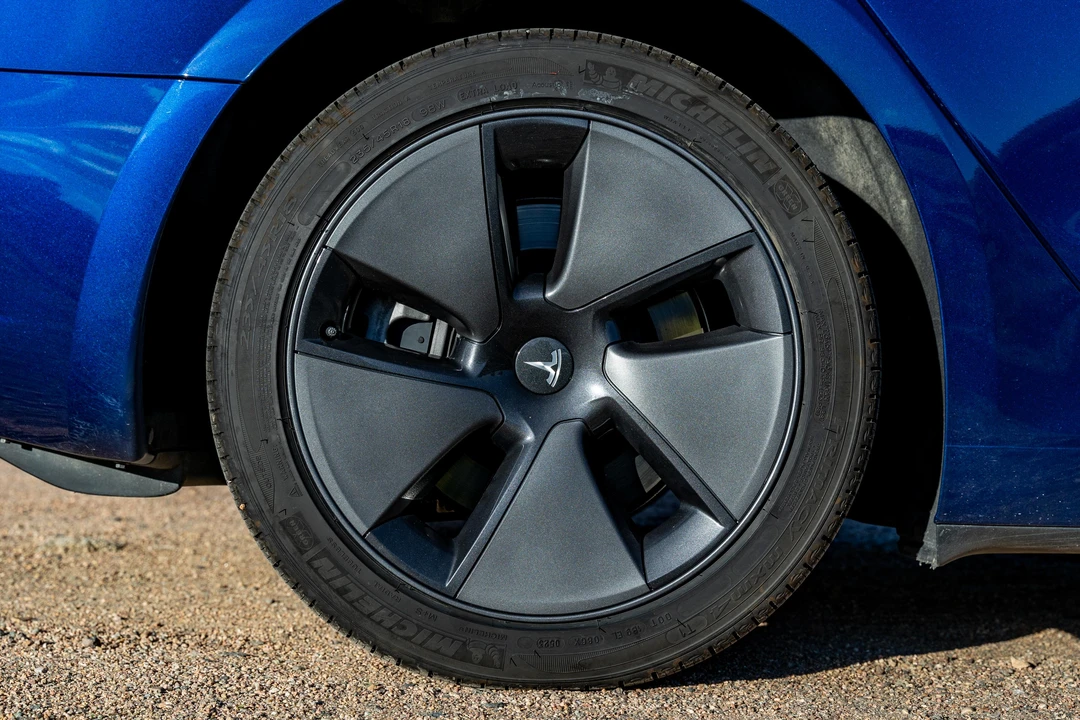 2023 Tesla Model 3 - Image 21 of 31