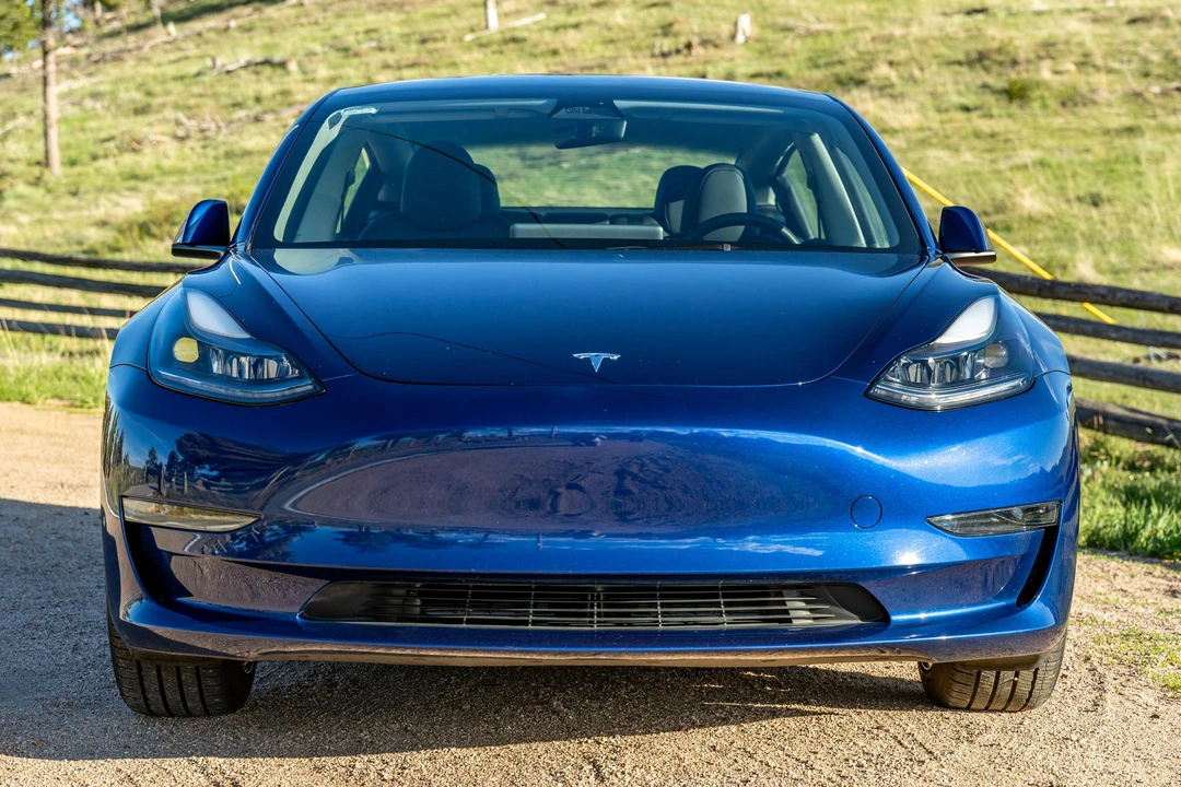 2023 Tesla Model 3 - Image 2 of 31