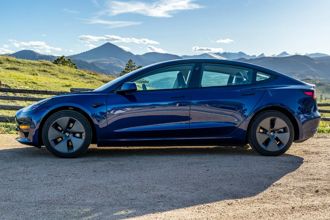 2023 Tesla Model 3 - Image 7 of 31