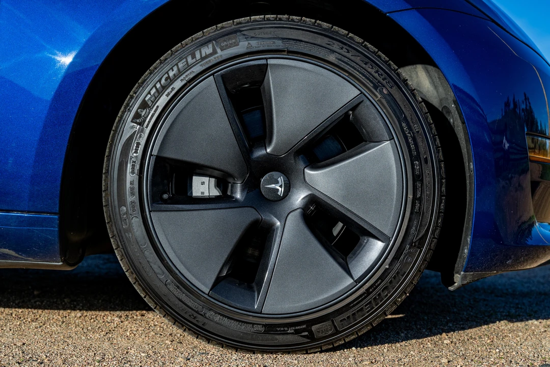 2023 Tesla Model 3 - Image 22 of 31