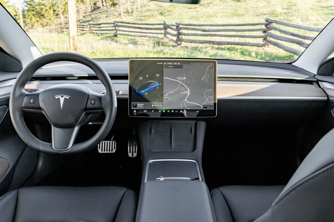2023 Tesla Model 3 - Image 23 of 31