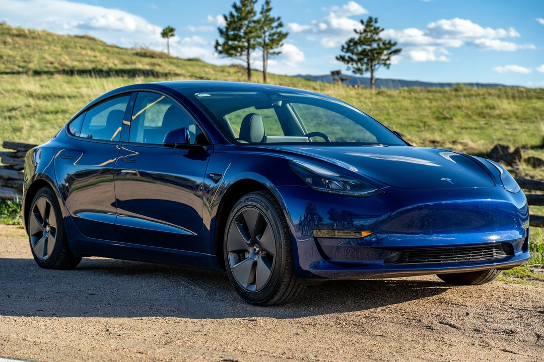 2023 Tesla Model 3 - Image 9 of 31