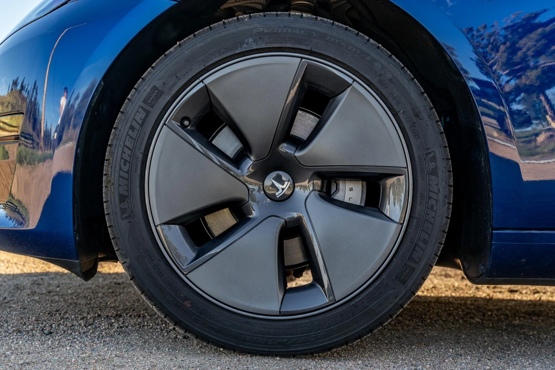 2023 Tesla Model 3 - Image 19 of 31