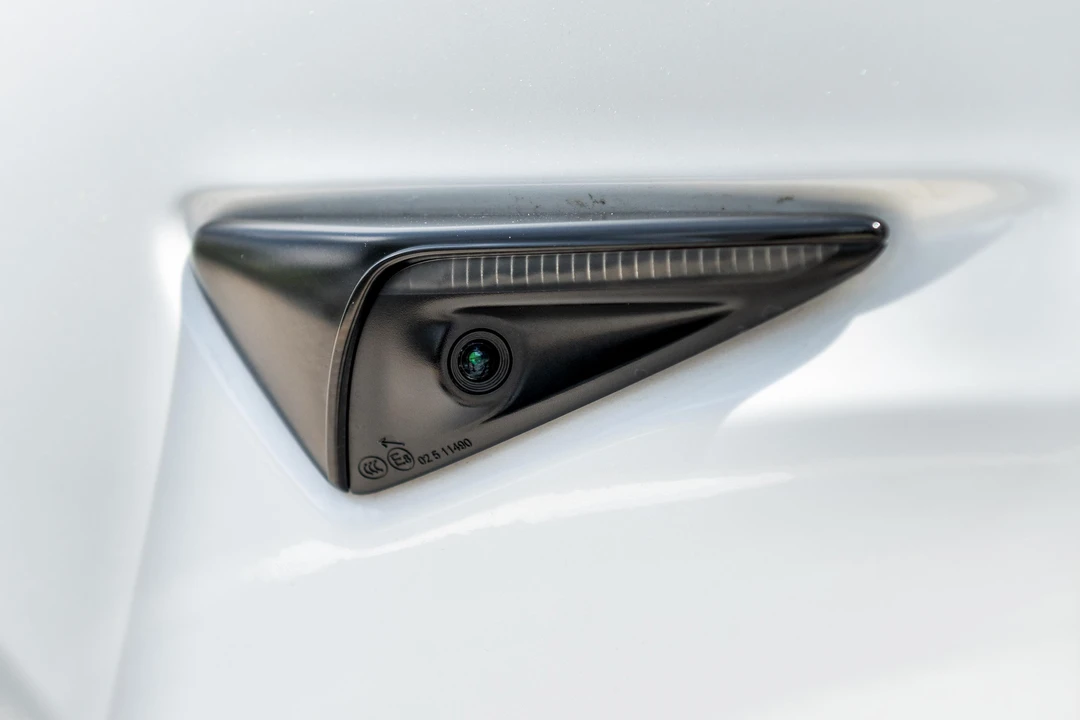 2023 Tesla Model 3 - Image 19 of 31