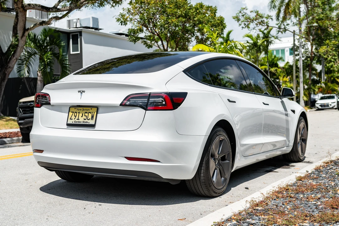 2023 Tesla Model 3 - Image 11 of 31